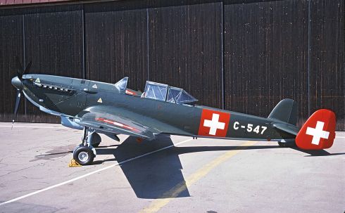 Das in Emmen gebaute, in der Eidg. Konstruktionswerkstätte Thun entwickelte Mehrzweckflugzeug C-3603 wurde im Zweiten Weltkrieg eingeführt
