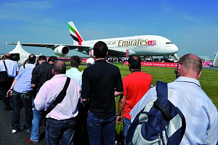 Emirates bestellte bei Airbus 32 Maschinen des weltgr&ouml;&szlig;ten Verkehrsflugzeugs A380.